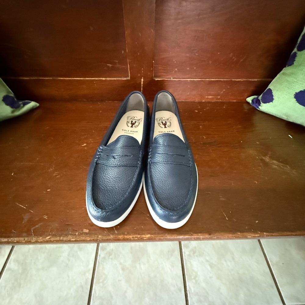 Cole Haan Navy Blue and White Pinch Maine Collection Leather Women’s Loafers